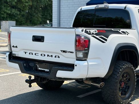 Used 2018 Toyota Tacoma TRD Pro AWD/4WD image 9