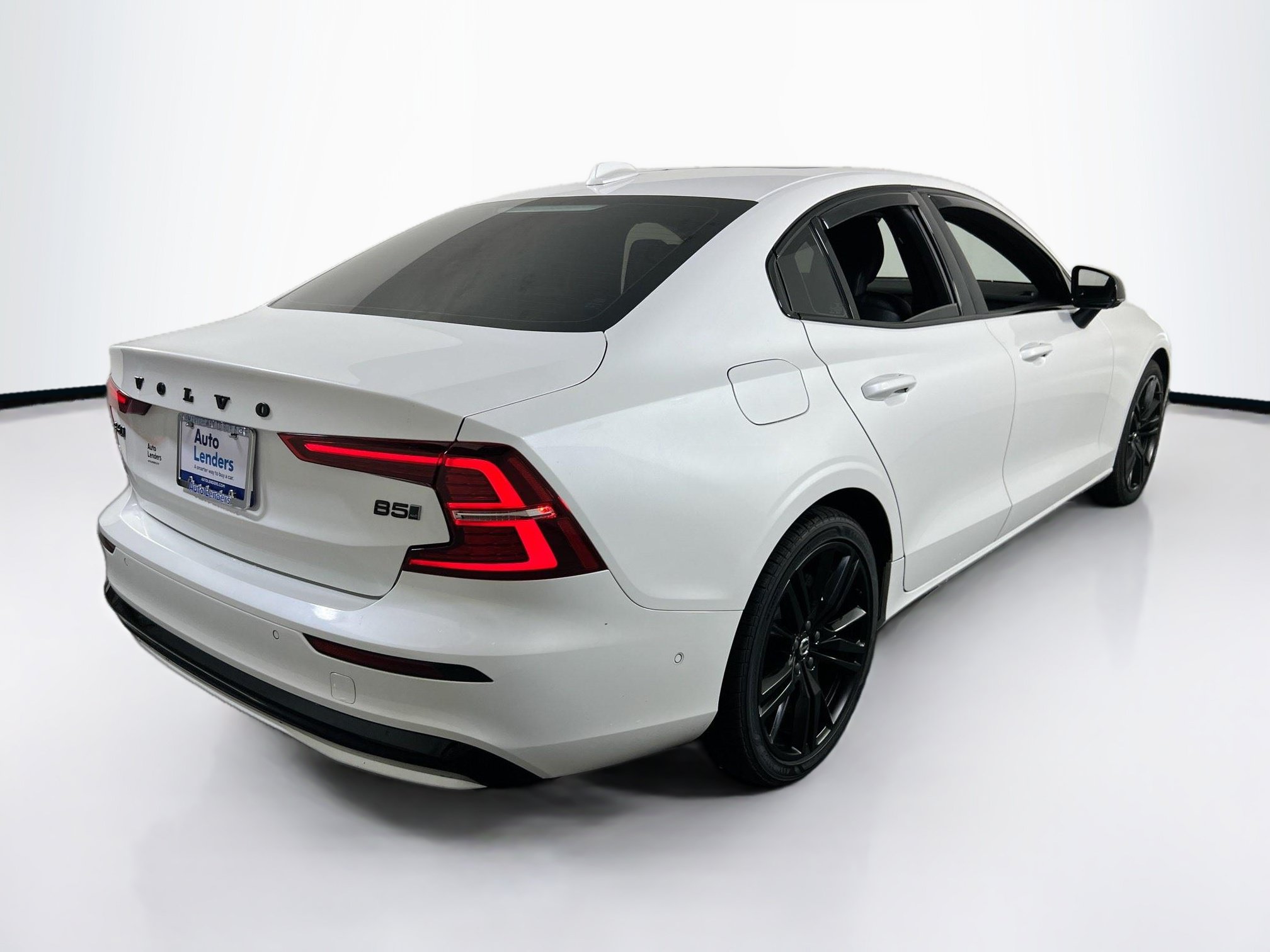 Used 2023 Volvo S60 B5 Plus w/ Climate Package AWD/4WD image 5