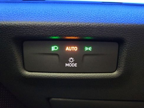 New 2026 Volkswagen Tiguan SE image 12