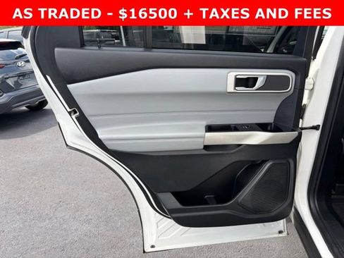 Used 2021 Ford Explorer XLT w/ Equipment Group 202A RWD image 13