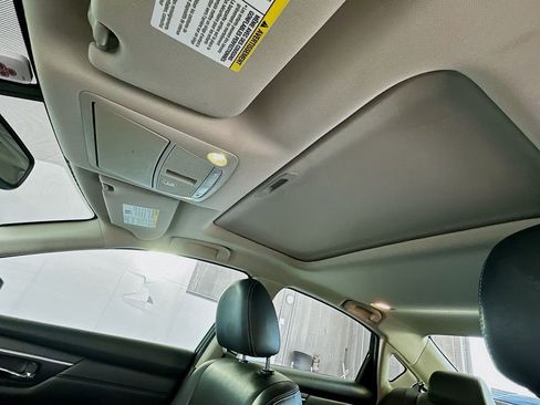 Used 2017 Nissan Altima 2.5 SL w/ 2.5 Technology Package image 21