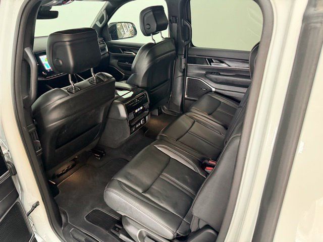 Used 2024 Jeep Wagoneer 4WD image 26