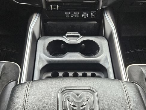 Used 2025 RAM 1500 Laramie AWD/4WD image 12