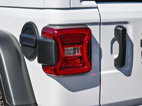 New 2026 Jeep Wrangler Unlimited Rubicon image 6