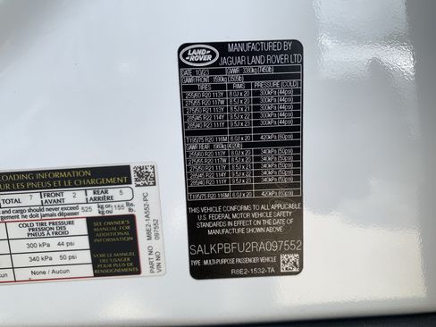 Used 2024 Land Rover Range Rover Long Wheelbase SE AWD/4WD image 36