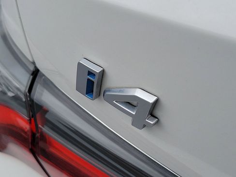 Used 2023 BMW i4 eDrive35 RWD image 7