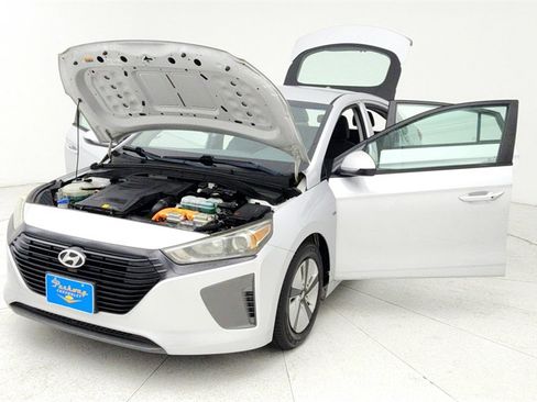 Used 2018 Hyundai Ioniq Blue image 10