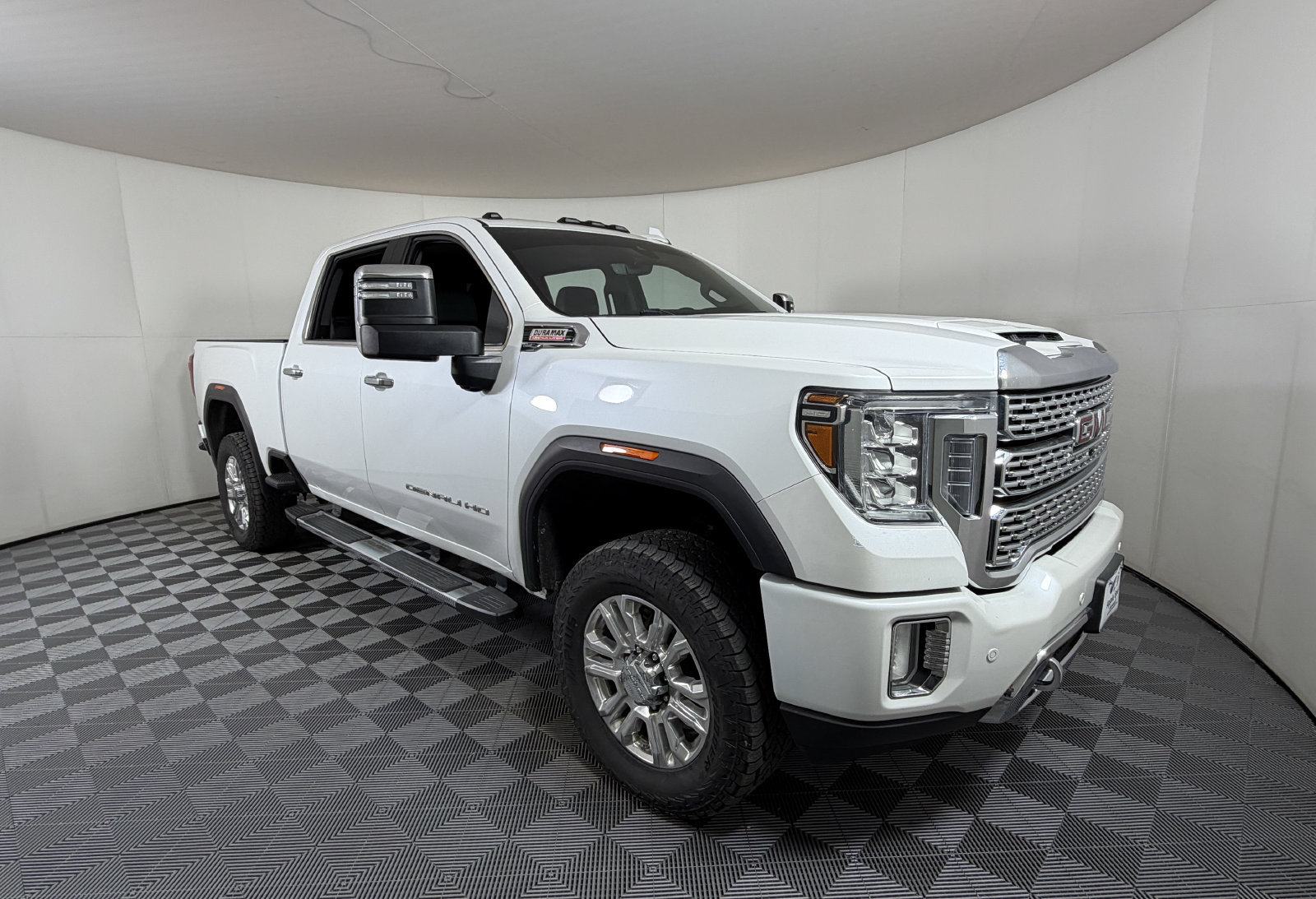 Used 2020 GMC Sierra 2500 Denali AWD/4WD image 1