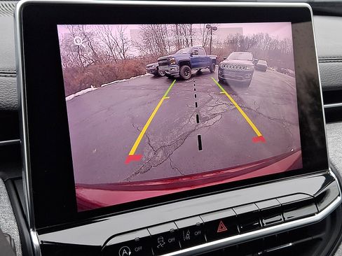 Used 2022 Jeep Compass Latitude image 18