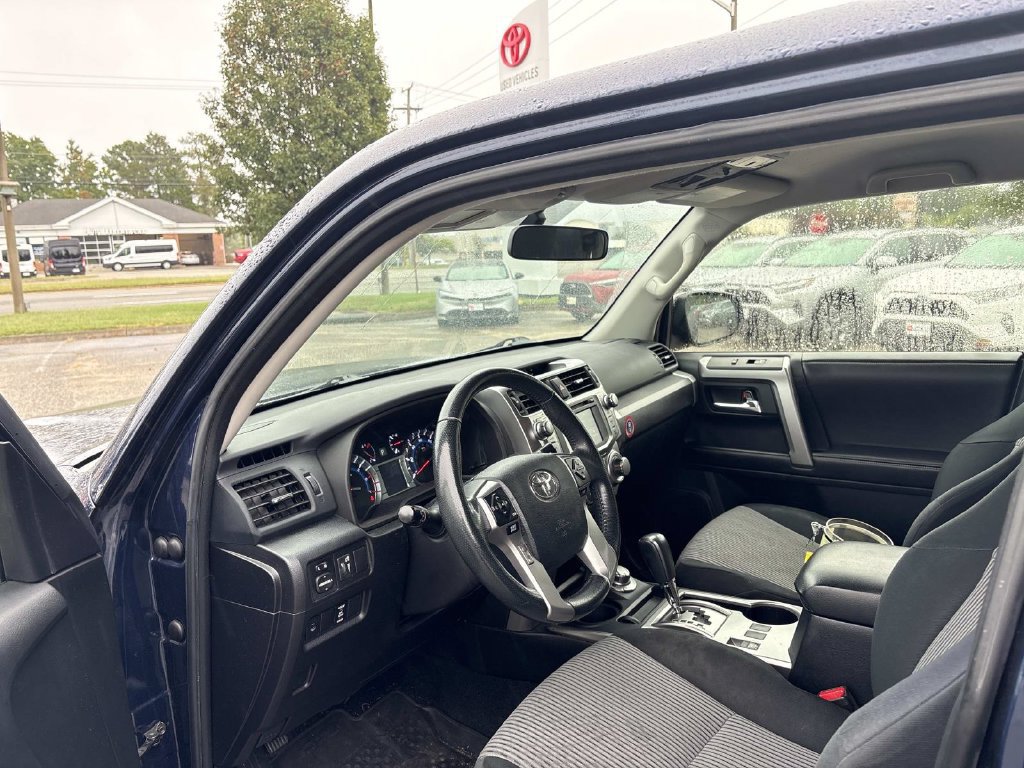 Used 2016 Toyota 4Runner SR5 AWD/4WD image 7