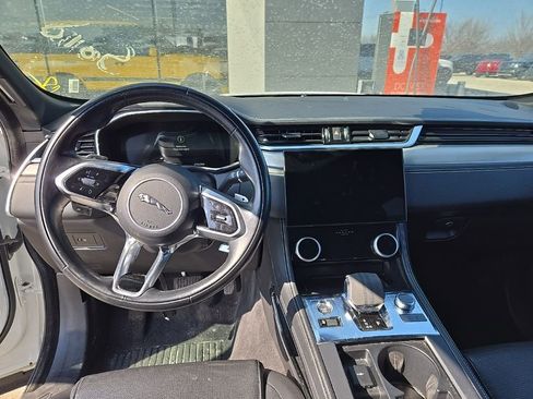 Certified 2024 Jaguar F-PACE R-Dynamic S image 15