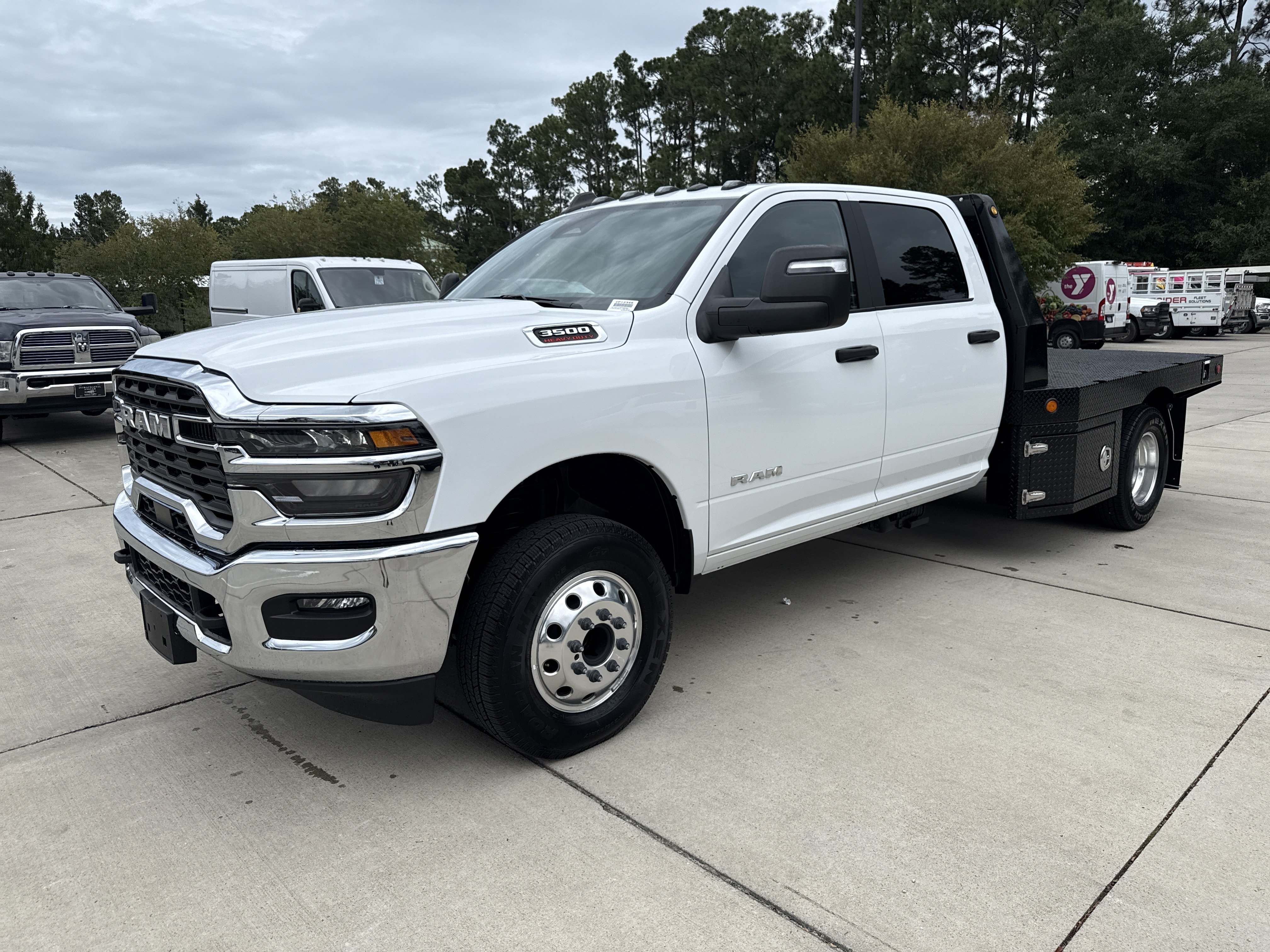 Used 2025 RAM 3500 Big Horn AWD/4WD image 4
