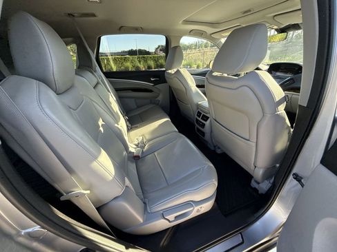 Used 2018 Acura MDX FWD image 17