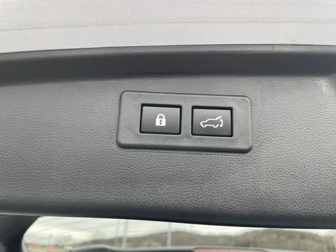 Used 2025 Subaru Outback Premium image 22