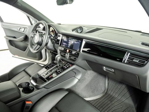 New 2026 Porsche Macan AWD/4WD image 25