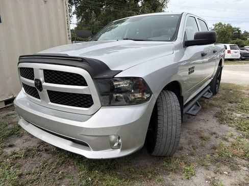 Used 2018 RAM 1500 Express w/ Express Value Package RWD image 3