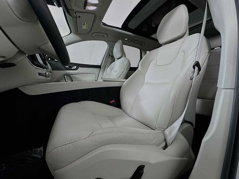 Certified 2025 Volvo XC60 B5 Plus w/ Protection Package Premier image 19
