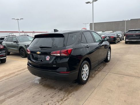 Used 2024 Chevrolet Equinox LS w/ LS Convenience Package AWD/4WD image 3