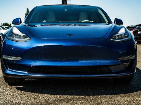 Used 2020 Tesla Model 3 Standard Range Plus RWD image 5