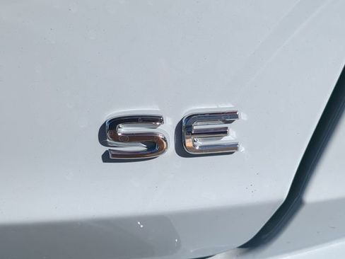 New 2026 Volkswagen Jetta SE FWD image 10