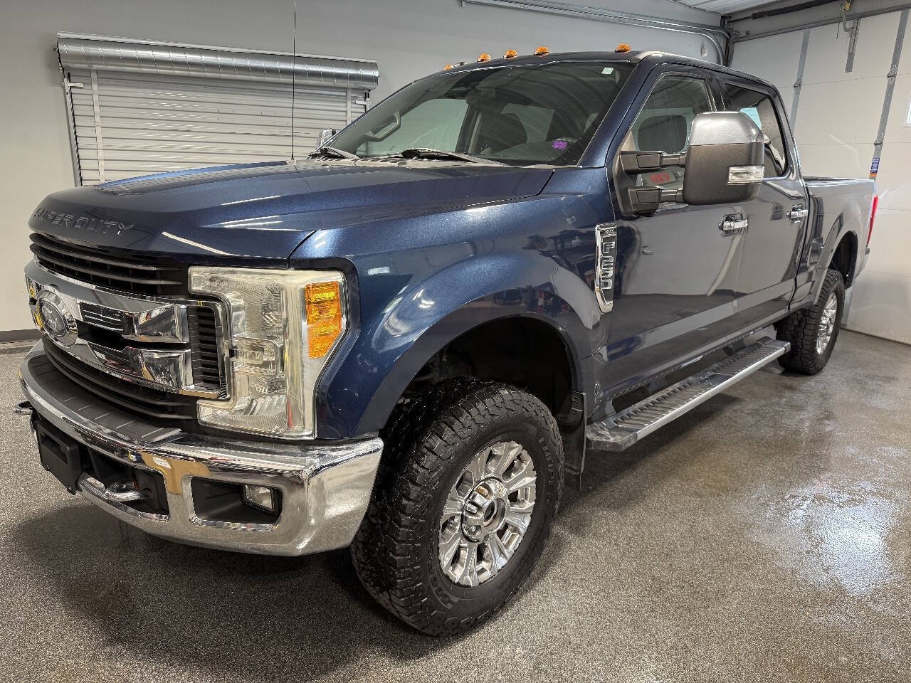 Used 2017 Ford F250 XLT w/ XLT Premium Package AWD/4WD image 1