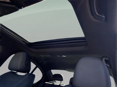 Used 2021 BMW 330e w/ Convenience Package image 31