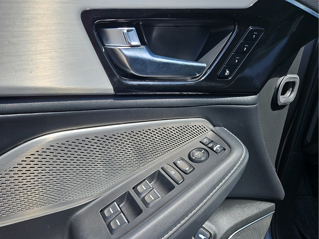 Used 2023 Acura MDX w/ Technology Package FWD image 12