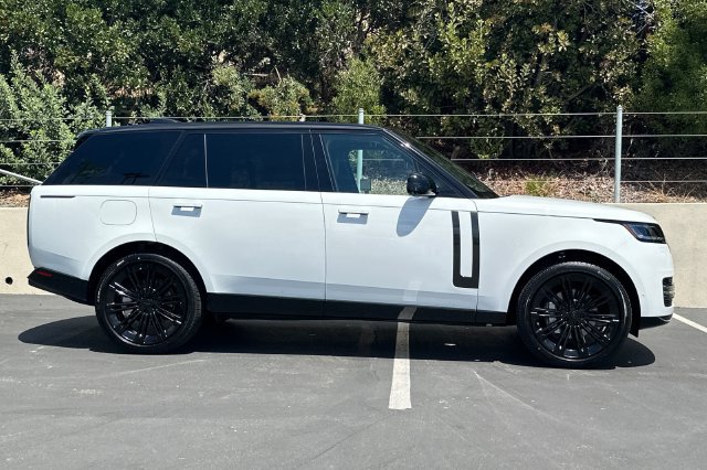 New 2026 Land Rover Range Rover Long Wheelbase SE AWD/4WD image 6