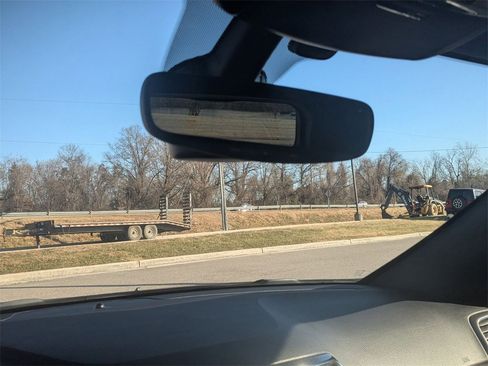 Used 2020 Jeep Grand Cherokee Laredo w/ 18" Wheel & 8.4" Radio Group image 34