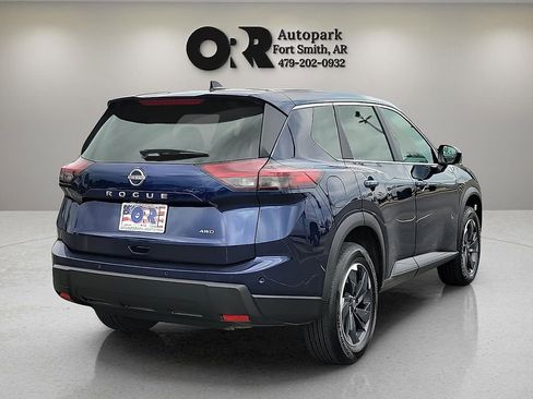 Used 2025 Nissan Rogue SV AWD/4WD image 5