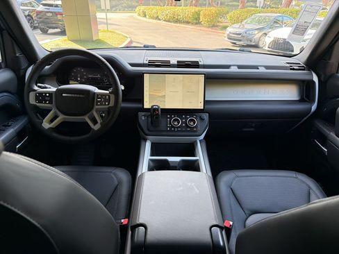 New 2026 Land Rover Defender 110 X-Dynamic SE AWD/4WD image 17
