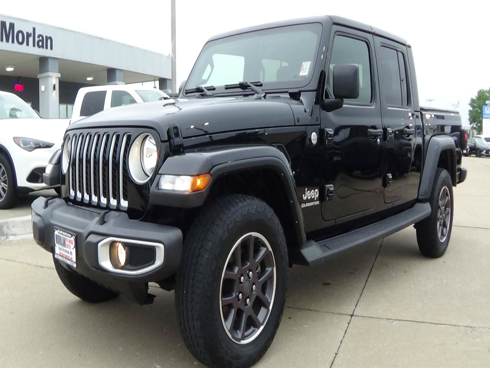 Used 2022 Jeep Gladiator Overland w/ Popular Equipment Package AWD/4WD image 2