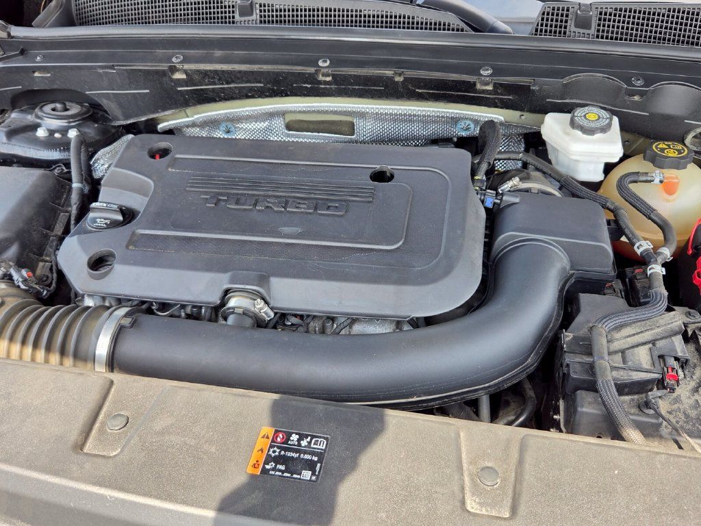 Used 2023 Buick Envision Essence w/ Technology Package I AWD/4WD image 10