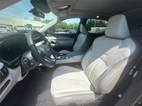 Certified 2026 INFINITI QX60 Luxe w/ Cargo Package FWD image 11