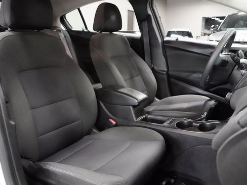 Used 2017 Chevrolet Cruze LT w/ Convenience Package FWD image 32
