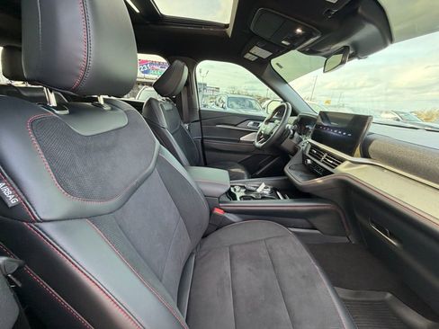 Used 2025 Ford Explorer ST w/ Sun And Sound Package image 21