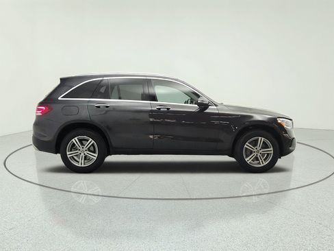 Used 2022 Mercedes-Benz GLC 300 image 4