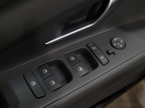 Used 2023 Hyundai Elantra SEL w/ Convenience Package image 27