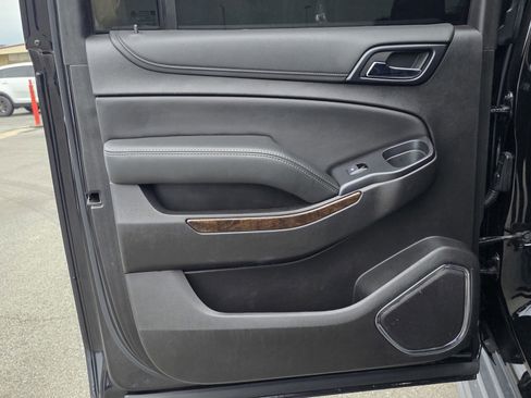 Used 2019 Chevrolet Suburban LT image 9