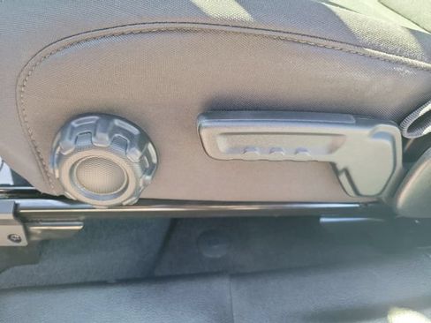 Used 2022 Jeep Wrangler Sport AWD/4WD image 15