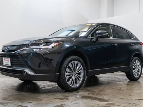 Certified 2022 Toyota Venza Limited w/ Advanced Technology Package AWD/4WD image 3