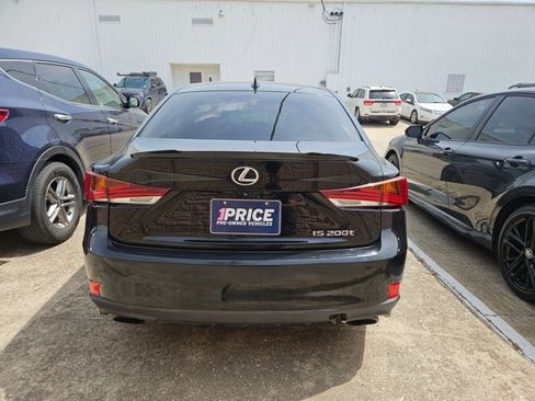 Used 2017 Lexus IS 200t image 5