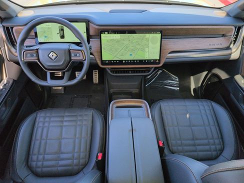 Used 2026 Rivian R1S Premium AWD/4WD image 29
