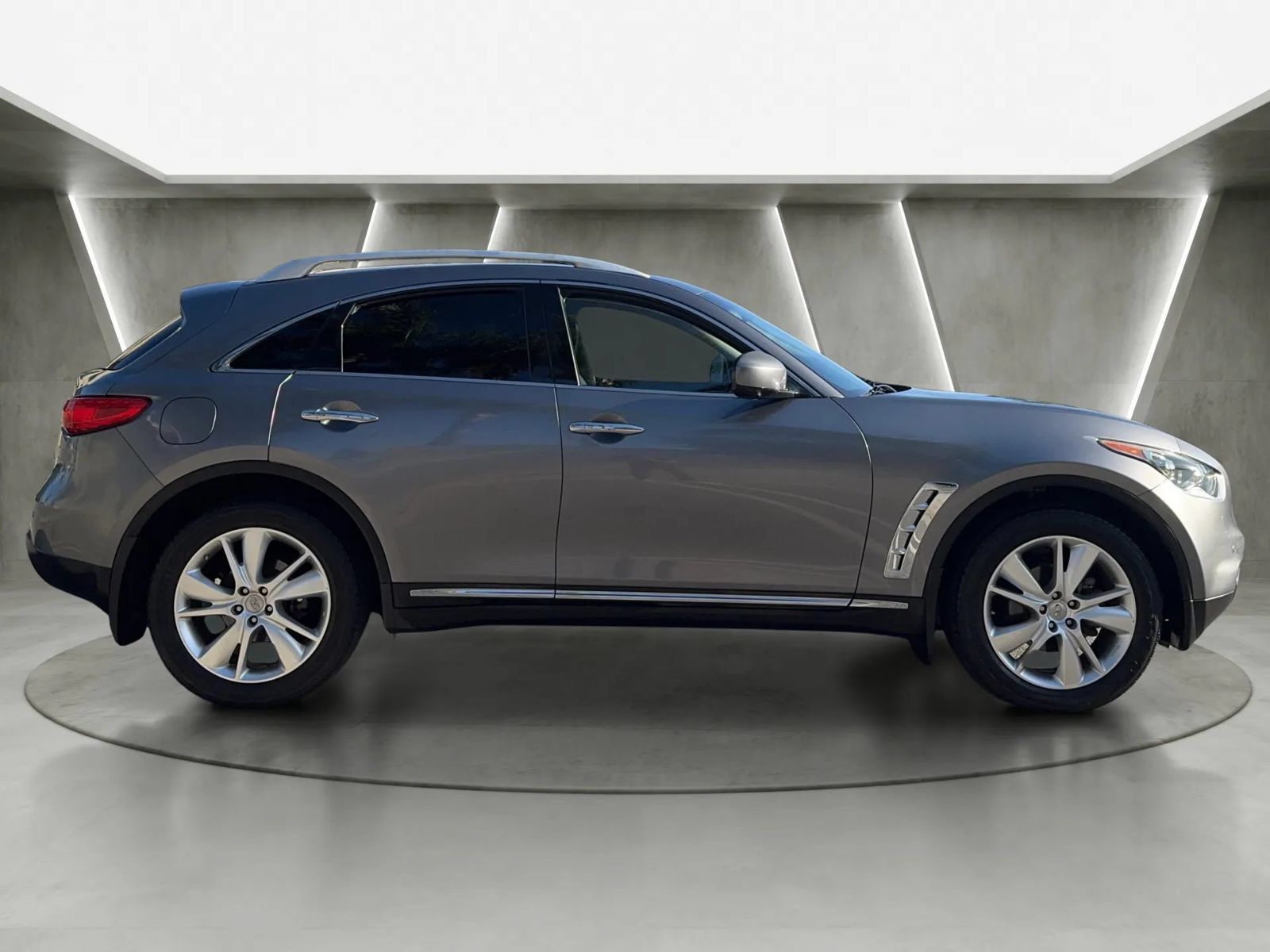 Used 2012 INFINITI FX35 2WD w/ Premium Pkg image 2