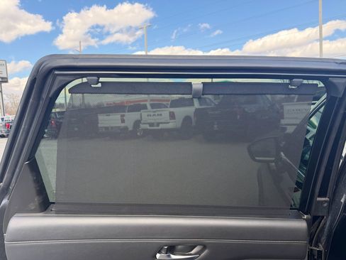 Used 2025 Nissan Pathfinder SL image 21