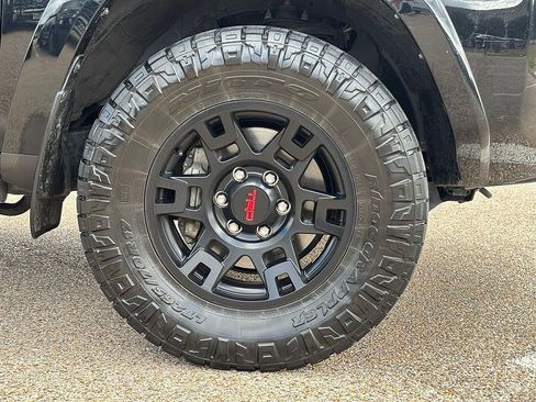 Used 2024 Toyota 4Runner TRD Off-Road Premium AWD/4WD image 8