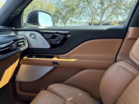 Used 2023 Lincoln Aviator Black Label w/ Dynamic Handling Package image 22