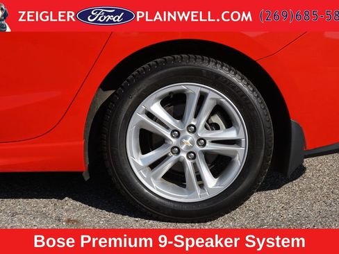 Used 2016 Chevrolet Cruze LT w/ Sun And Sound Package FWD image 9