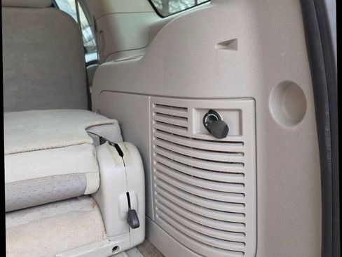 Used 2009 Chevrolet Tahoe LS image 17