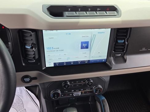 Used 2022 Ford Bronco Wildtrak AWD/4WD image 36